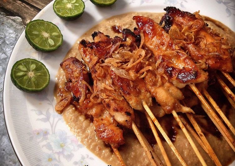 Sate Ayam Cak Haris: Rasa Legendaris di Jantung Cilacap
