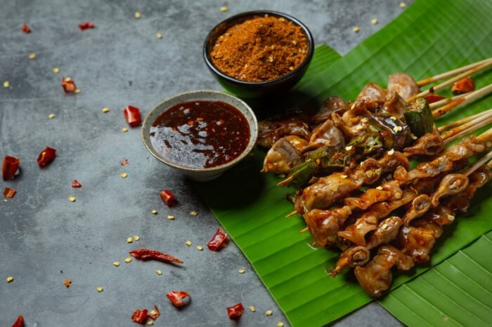 Sate Ayam Cak Haris: Rasa yang Menggigit Jiwa di Jantung Cilacap